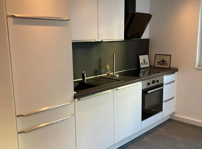 Schickes In Duesseldorf- Flehe