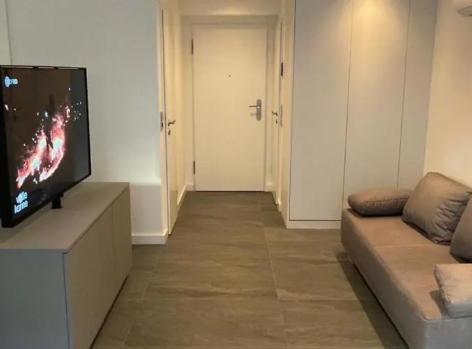 Schickes In Duesseldorf- Flehe Daire